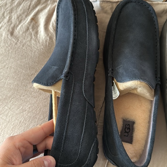 Ugg Ascot Slippers Size 11 Men’s - Picture 2 of 7